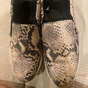 a new day Snake Print Slip-On Shoes - Black and Tan-Size 8